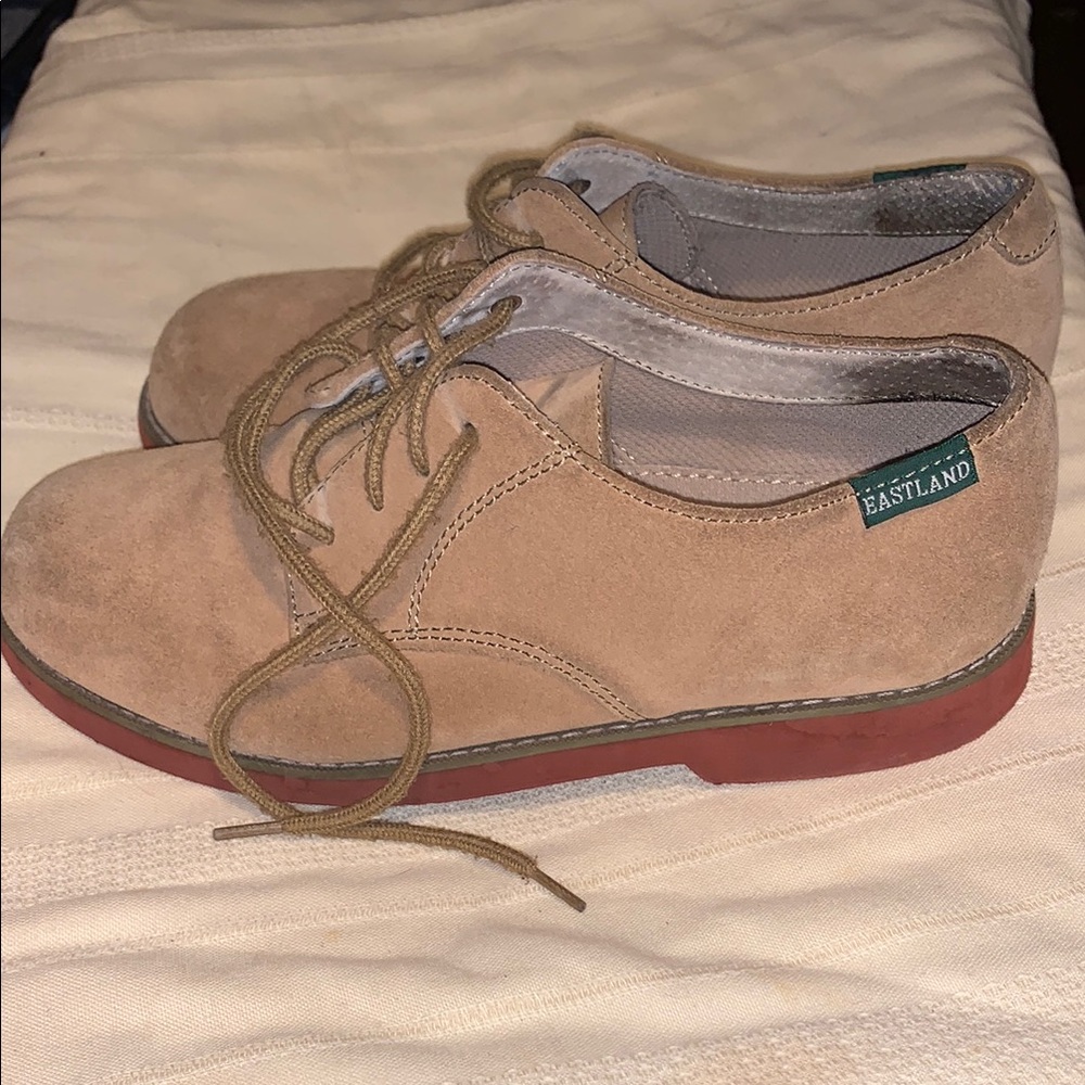 Eastland Tan Flats & Loafers with Suede Finish Size 7m
